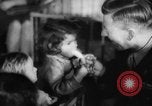 Immagine di British spose di guerra New York United States USA, 1946, secondo 53 filmato di repertorio 65675046678