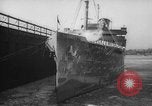 Immagine di British spose di guerra New York United States USA, 1946, secondo 60 filmato di repertorio 65675046678