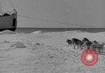 Standbild Aufgabe West Base der Antarktis, 1941, aus Sekunde 42 historischem Filmmaterial Videoclip 65675046682