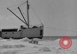 Standbild Aufgabe West Base der Antarktis, 1941, aus Sekunde 62 historischem Filmmaterial Videoclip 65675046682