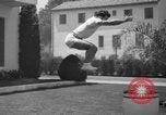 Standbild Georges Suzanne Bel Air California USA, 1937, aus Sekunde 56 historischem Filmmaterial Videoclip 65675046694