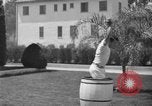 Standbild Georges Suzanne Bel Air California USA, 1937, aus Sekunde 58 historischem Filmmaterial Videoclip 65675046694