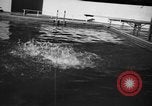 Immagine di I tuffatori olimpici Ruth salto e Marjorie Gestriug Santa Barbara California USA, 1939, secondo 9 filmato di repertorio 65675046702
