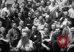 Immagine di Mogli radersi la barba Renton Washington USA, 1939, secondo 4 filmato di repertorio 65675046707