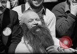 Immagine di Mogli radersi la barba Renton Washington USA, 1939, secondo 10 filmato di repertorio 65675046707