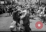Immagine di Mogli radersi la barba Renton Washington USA, 1939, secondo 14 filmato di repertorio 65675046707