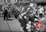 Immagine di Mogli radersi la barba Renton Washington USA, 1939, secondo 16 filmato di repertorio 65675046707