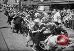Immagine di Mogli radersi la barba Renton Washington USA, 1939, secondo 17 filmato di repertorio 65675046707