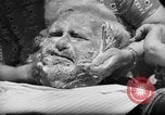 Immagine di Mogli radersi la barba Renton Washington USA, 1939, secondo 18 filmato di repertorio 65675046707