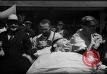 Immagine di Mogli radersi la barba Renton Washington USA, 1939, secondo 30 filmato di repertorio 65675046707
