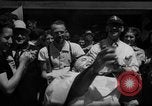 Immagine di Mogli radersi la barba Renton Washington USA, 1939, secondo 33 filmato di repertorio 65675046707