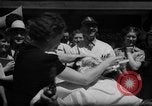 Immagine di Mogli radersi la barba Renton Washington USA, 1939, secondo 34 filmato di repertorio 65675046707