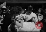 Immagine di Mogli radersi la barba Renton Washington USA, 1939, secondo 36 filmato di repertorio 65675046707