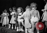 Immagine di Kids Fashion show New York United States USA, 1939, secondo 13 filmato di repertorio 65675046708