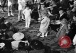 Immagine di Kids Fashion show New York United States USA, 1939, secondo 16 filmato di repertorio 65675046708