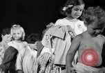 Immagine di Kids Fashion show New York United States USA, 1939, secondo 26 filmato di repertorio 65675046708