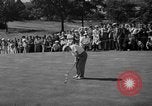 Standbild Henry Picard und Byron Nelson konkurrieren für PGA Champiionship Flushing Queens New York USA, 1939, aus Sekunde 46 historischem Filmmaterial Videoclip 65675046709