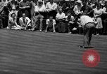 Standbild Henry Picard und Byron Nelson konkurrieren für PGA Champiionship Flushing Queens New York USA, 1939, aus Sekunde 58 historischem Filmmaterial Videoclip 65675046709