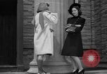 Standbild Designer Kleidung New York City USA, 1940, aus Sekunde 19 historischem Filmmaterial Videoclip 65675046725