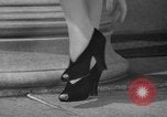 Standbild Designer Kleidung New York City USA, 1940, aus Sekunde 29 historischem Filmmaterial Videoclip 65675046725