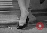 Standbild Designer Kleidung New York City USA, 1940, aus Sekunde 33 historischem Filmmaterial Videoclip 65675046725