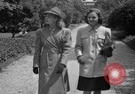 Standbild Designer Kleidung New York City USA, 1940, aus Sekunde 55 historischem Filmmaterial Videoclip 65675046725
