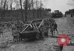 Immagine di Truppe cross river Front Knox Kentucky USA, 1940, secondo 20 filmato di repertorio 65675046732