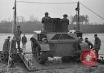 Immagine di Truppe cross river Front Knox Kentucky USA, 1940, secondo 34 filmato di repertorio 65675046732