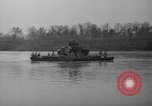 Immagine di Truppe cross river Front Knox Kentucky USA, 1940, secondo 39 filmato di repertorio 65675046732