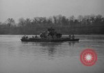 Immagine di Truppe cross river Front Knox Kentucky USA, 1940, secondo 40 filmato di repertorio 65675046732