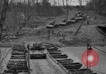 Immagine di Truppe cross river Front Knox Kentucky USA, 1940, secondo 48 filmato di repertorio 65675046732