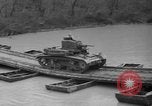 Immagine di Truppe cross river Front Knox Kentucky USA, 1940, secondo 49 filmato di repertorio 65675046732