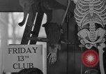 Standbild Freitag 13 Club Philadelphia Pennsylvania USA, 1940, aus Sekunde 12 historischem Filmmaterial Videoclip 65675046733