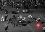 Standbild berühmten Fußball-Highlights von 1940 United States USA, 1940, aus Sekunde 5 historischem Filmmaterial Videoclip 65675046739