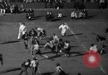Standbild berühmten Fußball-Highlights von 1940 United States USA, 1940, aus Sekunde 7 historischem Filmmaterial Videoclip 65675046739