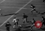 Standbild berühmten Fußball-Highlights von 1940 United States USA, 1940, aus Sekunde 12 historischem Filmmaterial Videoclip 65675046739