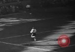 Standbild berühmten Fußball-Highlights von 1940 United States USA, 1940, aus Sekunde 17 historischem Filmmaterial Videoclip 65675046739