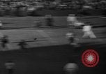 Standbild berühmten Fußball-Highlights von 1940 United States USA, 1940, aus Sekunde 24 historischem Filmmaterial Videoclip 65675046739