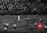 Standbild berühmten Fußball-Highlights von 1940 United States USA, 1940, aus Sekunde 29 historischem Filmmaterial Videoclip 65675046739