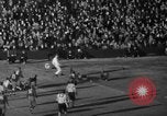 Standbild berühmten Fußball-Highlights von 1940 United States USA, 1940, aus Sekunde 31 historischem Filmmaterial Videoclip 65675046739