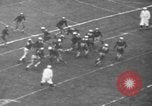 Standbild berühmten Fußball-Highlights von 1940 United States USA, 1940, aus Sekunde 47 historischem Filmmaterial Videoclip 65675046739