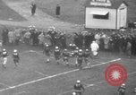 Standbild berühmten Fußball-Highlights von 1940 United States USA, 1940, aus Sekunde 55 historischem Filmmaterial Videoclip 65675046739