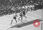 Standbild Indoor WM-Meile United States USA, 1941, aus Sekunde 8 historischem Filmmaterial Videoclip 65675046744