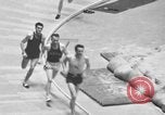 Standbild Indoor WM-Meile United States USA, 1941, aus Sekunde 10 historischem Filmmaterial Videoclip 65675046744