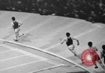 Standbild Indoor WM-Meile United States USA, 1941, aus Sekunde 13 historischem Filmmaterial Videoclip 65675046744