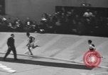 Standbild Indoor WM-Meile United States USA, 1941, aus Sekunde 14 historischem Filmmaterial Videoclip 65675046744