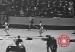 Standbild Indoor WM-Meile United States USA, 1941, aus Sekunde 18 historischem Filmmaterial Videoclip 65675046744