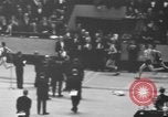 Standbild Indoor WM-Meile United States USA, 1941, aus Sekunde 19 historischem Filmmaterial Videoclip 65675046744