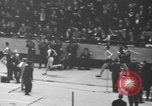 Standbild Indoor WM-Meile United States USA, 1941, aus Sekunde 20 historischem Filmmaterial Videoclip 65675046744