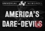 Standbild Waghalsige Sportstunts Anfang der 1940er Jahre United States USA, 1941, aus Sekunde 3 historischem Filmmaterial Videoclip 65675046747